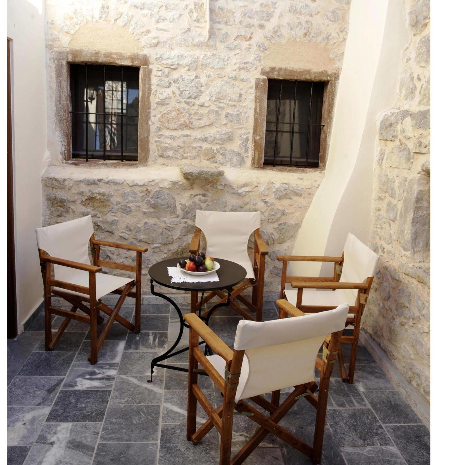 Traditional Hotel Ianthe Vessa Екстер'єр фото